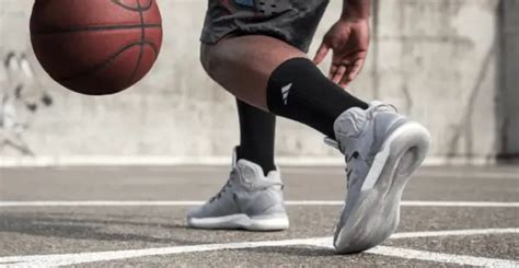 12 Best Outdoor Basketball Shoes (Top picks in 2022) - Realhoopers