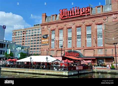 Baltimore inner harbor seafood restaurant and Barnes and Noble Stock ...