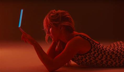 See Ellie Goulding, Juice Wrld Swipe Away Breakups in New ‘Hate Me’ Video