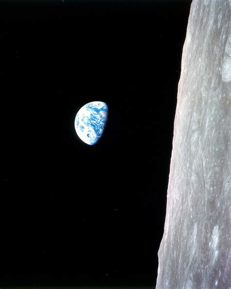 The Reel Foto: Earthrise: A Christmas Postcard from Apollo 8