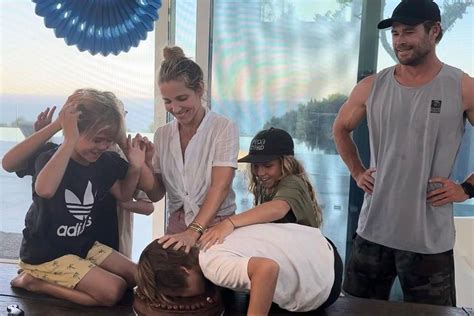 Chris Hemsworth's Twin Sons Turn 9, One Gets a Face-Full of Cake