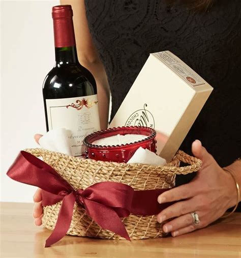 49 Stylish DIY Wine Gift Baskets Ideas