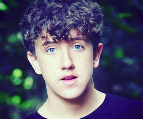 Henry Gallagher - Bio, Facts, Family Life of British Pop Singer