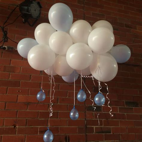 A Cloud made of balloons | Balloon decorations, Pendant light, Balloons