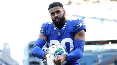 Julian Love’s Honest Admission About ‘Shock’ Pro Bowl Nod - Heavy.com