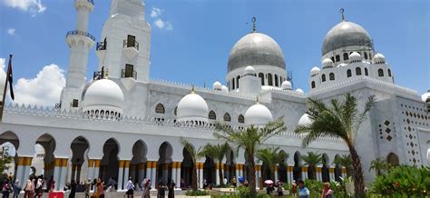 Surakarta, Indonesia, March 12, 2023. Crowds of visitors packed the ...