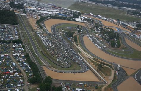 Racing circuit in Le Mans, France | Racing circuit, Le mans, Race track