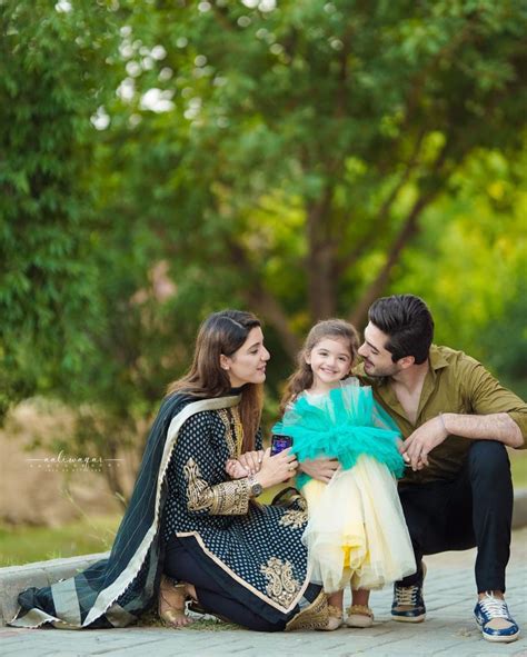 Adorable family portraits of Junaid Jamshed Niazi