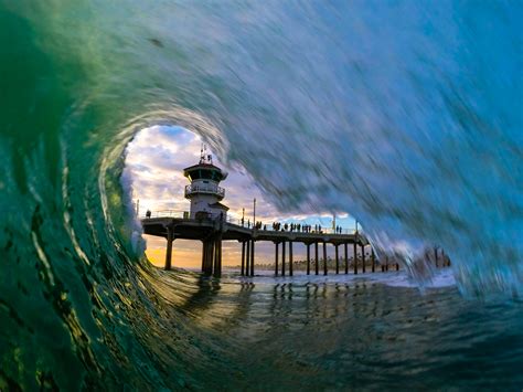 Huntington Beach Pier Wave by FotoMerlin – Surf City Family