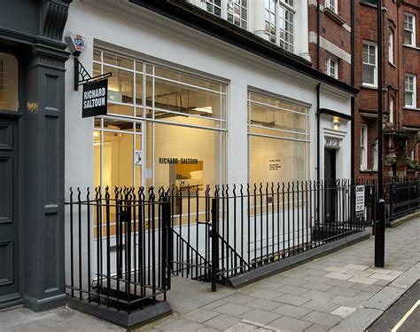 50 Best Art Galleries In London, From Institutions To Tiny Exhibition ...