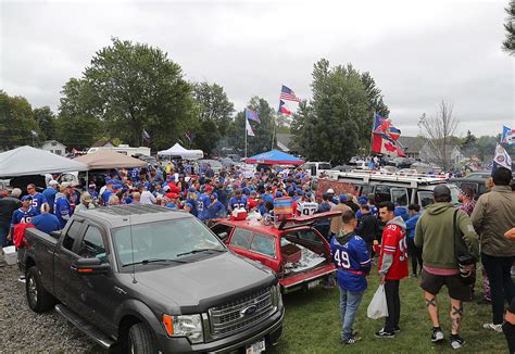 ESPN Broadcasting Live From a Bills Parking Lot in Orchard Park