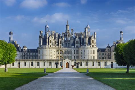 Download Historical Chateau De Chambord Loire Valley France Wallpaper | Wallpapers.com