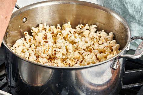 How to Make Perfect Popcorn on the Stove — The Mom 100