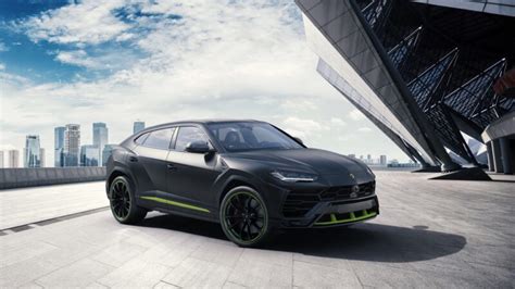 The king of SUVs: Lamborghini Urus Graphite Capsule - The Chic Icon