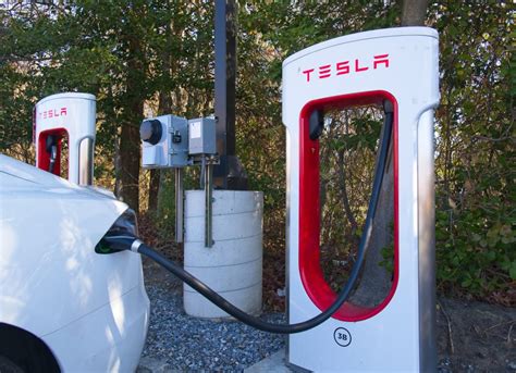 How Much Does It Cost to Charge a Tesla Model 3? - Tesloid Canada