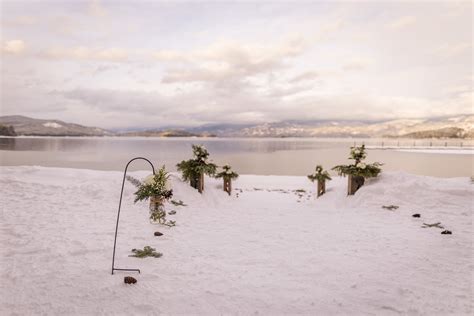 Priest Lake Wedding: David & Aly's Hills Resort Winter Wedding — Looyenga Photography