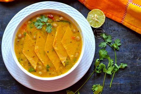 Dal Dhokli | Gujarati Special Dal Dhokli | Cooking From Heart