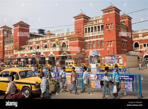 Howrah Railway station architecture ; Street Scene ; Calcutta Kolkata ...