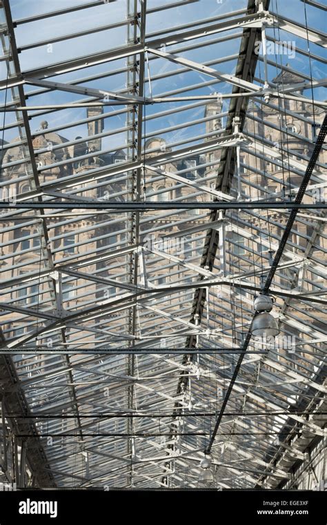 Glass Roof, Waverley Station, Edinburgh - Barmoral Hotel outside ...