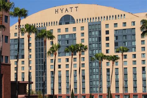 Hyatt Hotels profits fall 20 percent as group demand slip in the U.S. – Skift