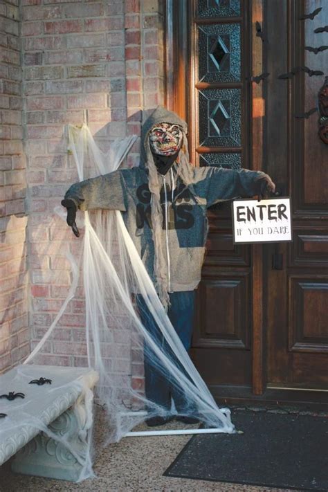 25 Zombie Halloween Decorations Ideas - Decoration Love