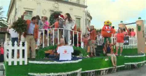 Junior Orange Bowl Parade Celebrates Historic Hometown - CBS Miami