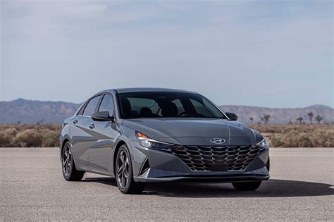 2021 Hyundai Elantra Hybrid looks striking in gray - Page 7 - Roadshow