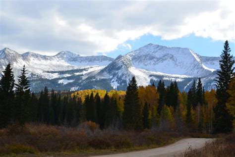 8 Unbelievable Crested Butte Hiking Trails - Mike & Laura Travel