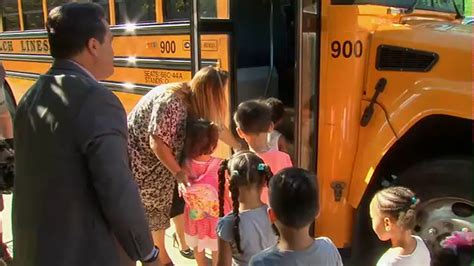 Yonkers school district helps ease fears of kids riding school bus for 1st time - ABC7 New York