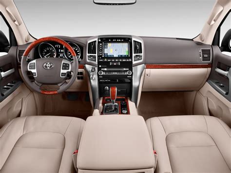 2013 Toyota Land Cruiser | Top Suv