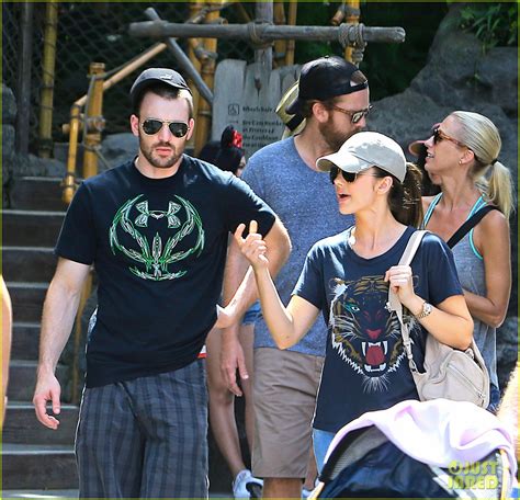 Chris Evans & Minka Kelly: Disneyland Date!: Photo 2944114 | Chris ...