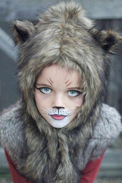 déguisement Halloween fille loup | Cat halloween makeup, Halloween makeup for kids, Kids makeup