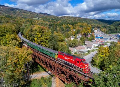 There’s a Fall Foliage Train Tour in Ludlow, Vermont - Timber Inn Motel