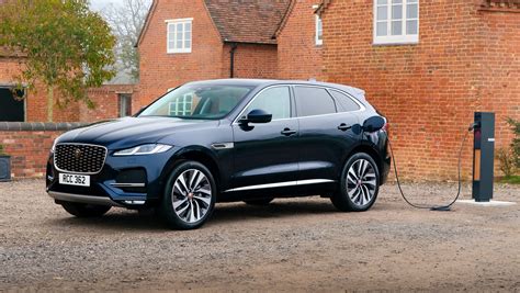 2021 Jaguar F-Pace P400e PHEV First Review - Automotive Daily