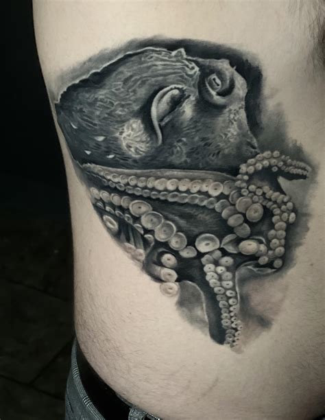 Giant Pacific Octopus tattoo on my ribs. : r/octopus