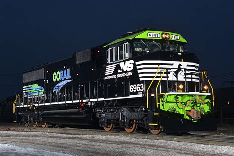 Norfolk Southern unveils new locomotive in celebration of GoRail's tenth anniversary