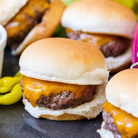 Easy Grilled Cheeseburger Sliders - Momsdish