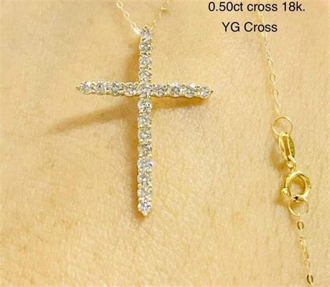 .50ct diamond cross necklace, Women's Fashion, Jewelry & Organizers, Necklaces on Carousell