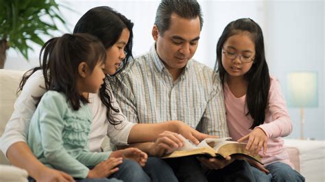 Learning the Bible Together as a Family | 210 - Teach Them Diligently