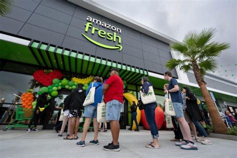 Amazon is abandoning several of its Fresh stores and seeking tenants to ...