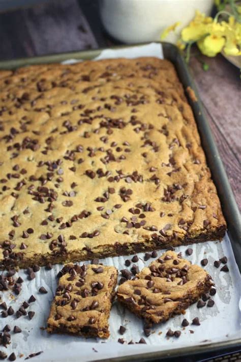 Sheet Pan Perfect Chocolate Chip Cookie Bars – The Baking ChocolaTess