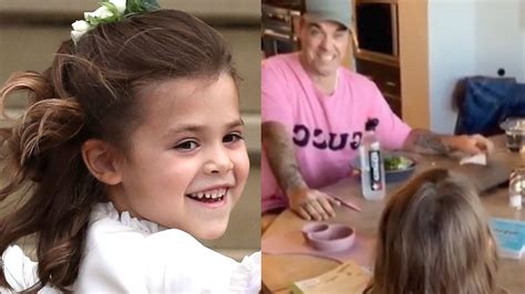 Robbie Williams' reaction to daughter Teddy singing 'Angels' is adorable - video - Smooth