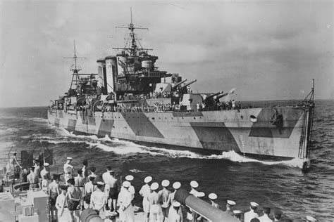 HMS DEVONSHIRE | IWM Caption HMS DEVONSHIRE coming alongside… | Flickr