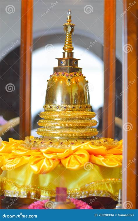 Interior View of Temple of the Sacred Tooth Relic Stock Photo - Image of casket, buddhist: 75328334