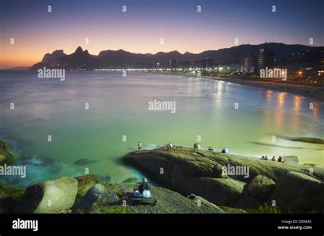 View of Ipanema beach at sunset from Ponta do Arpoador, Ipanema, Rio de ...