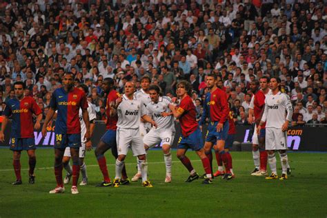 File:Forcejeo Real Madrid - FC Barcelona.jpg - Wikimedia Commons