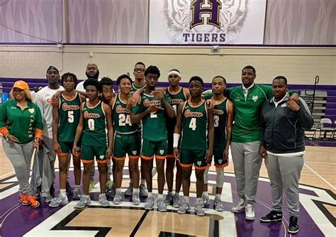 Basketball: Carver boys win Hahnville Invitational – Crescent City Sports