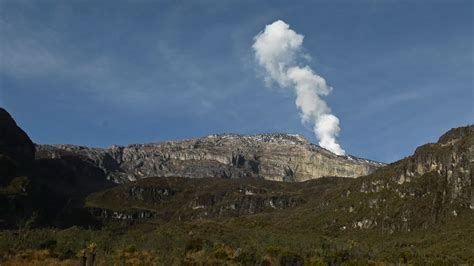 Nevado del Ruiz: A volcano in Colombia could erupt 'within days'. But only a small fraction of ...