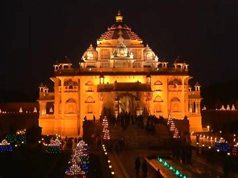 Delhi's Swaminarayan Akshardham Temple reopens | Delhi News