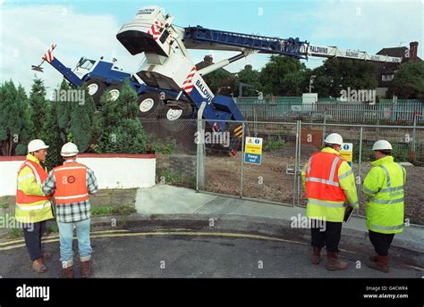 Crane collapse 2 Stock Photo - Alamy